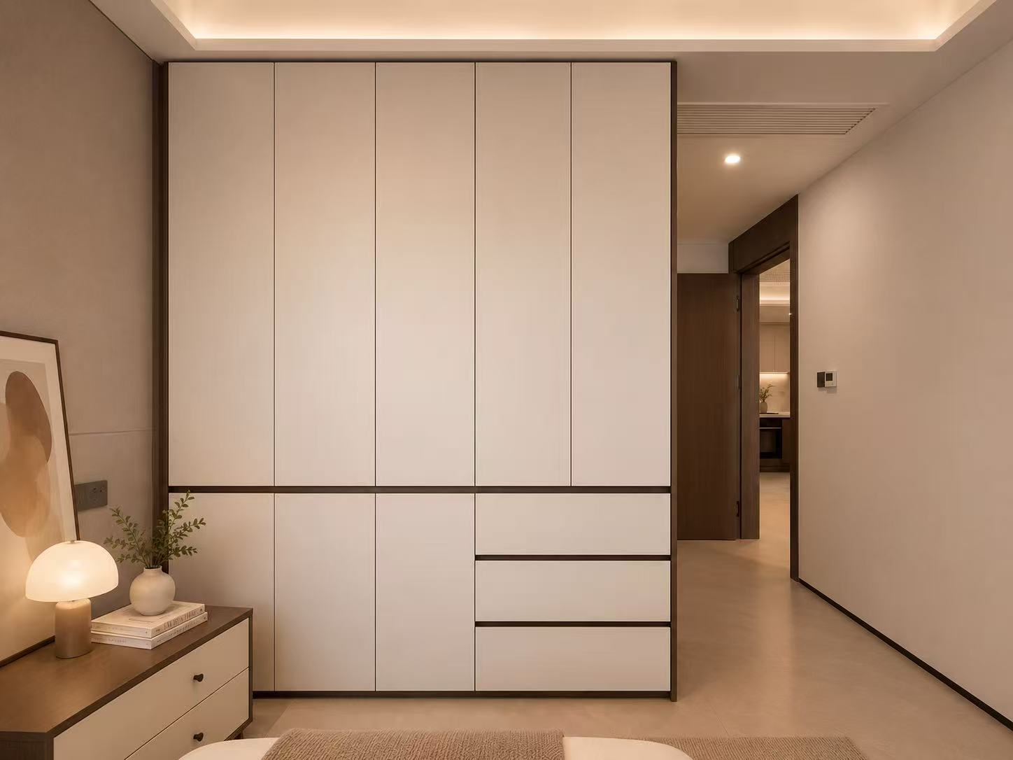 Curved trim 5 Door Wardrobe
